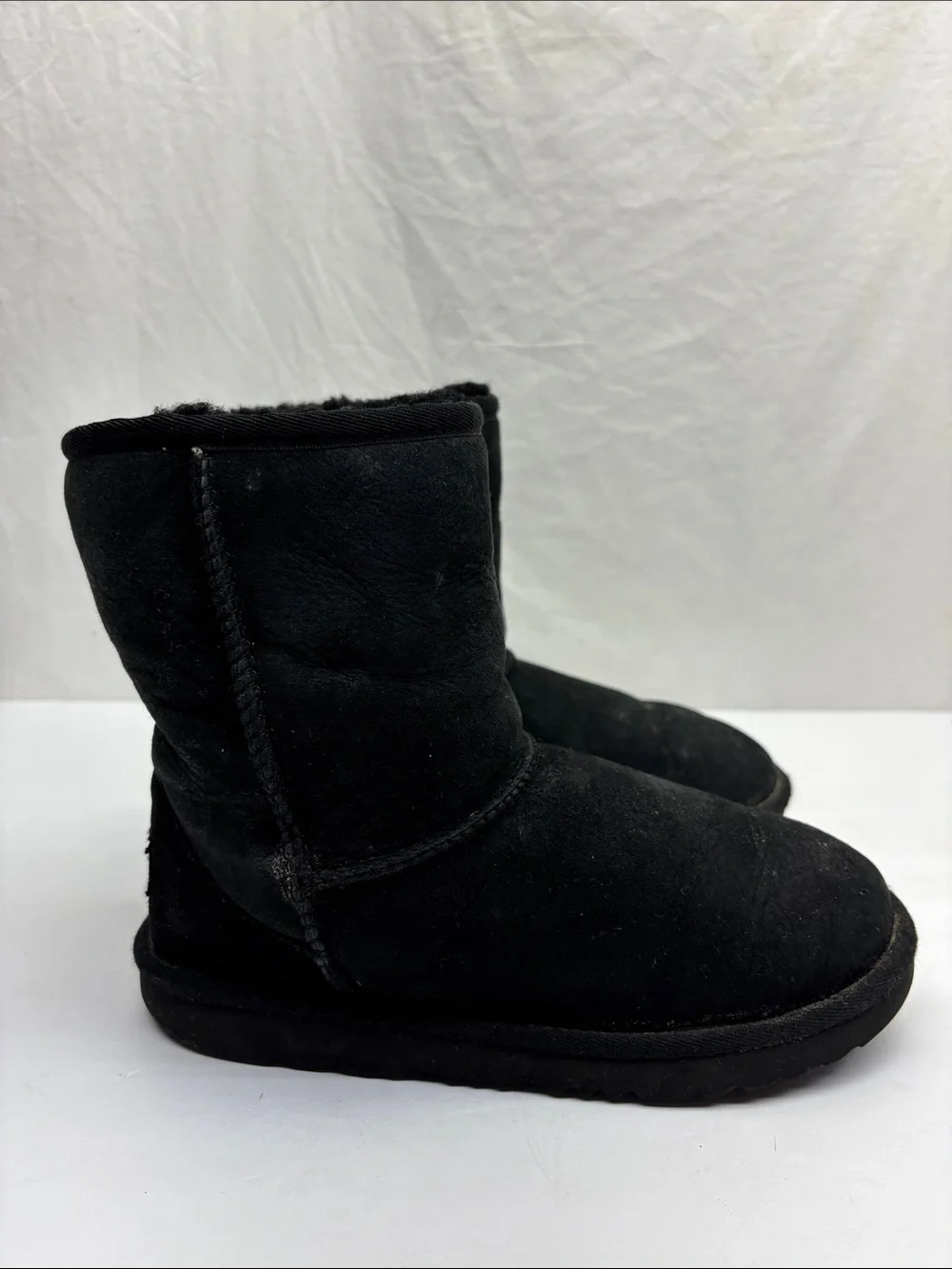 UGG Kids Black Suede Winter Boots, Cozy Lined Slip-On, SZ 4 big girl, box 3 G